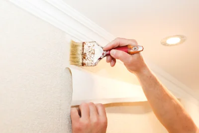 Pose de papier peint à Manvieux — revêtements muraux et toiles de verre